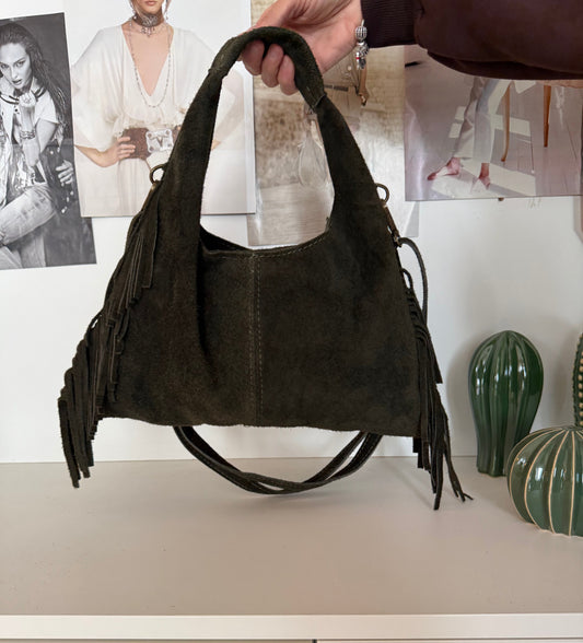 Borsetta “hobo” scamosciata con frange - Verdone - in vera pelle