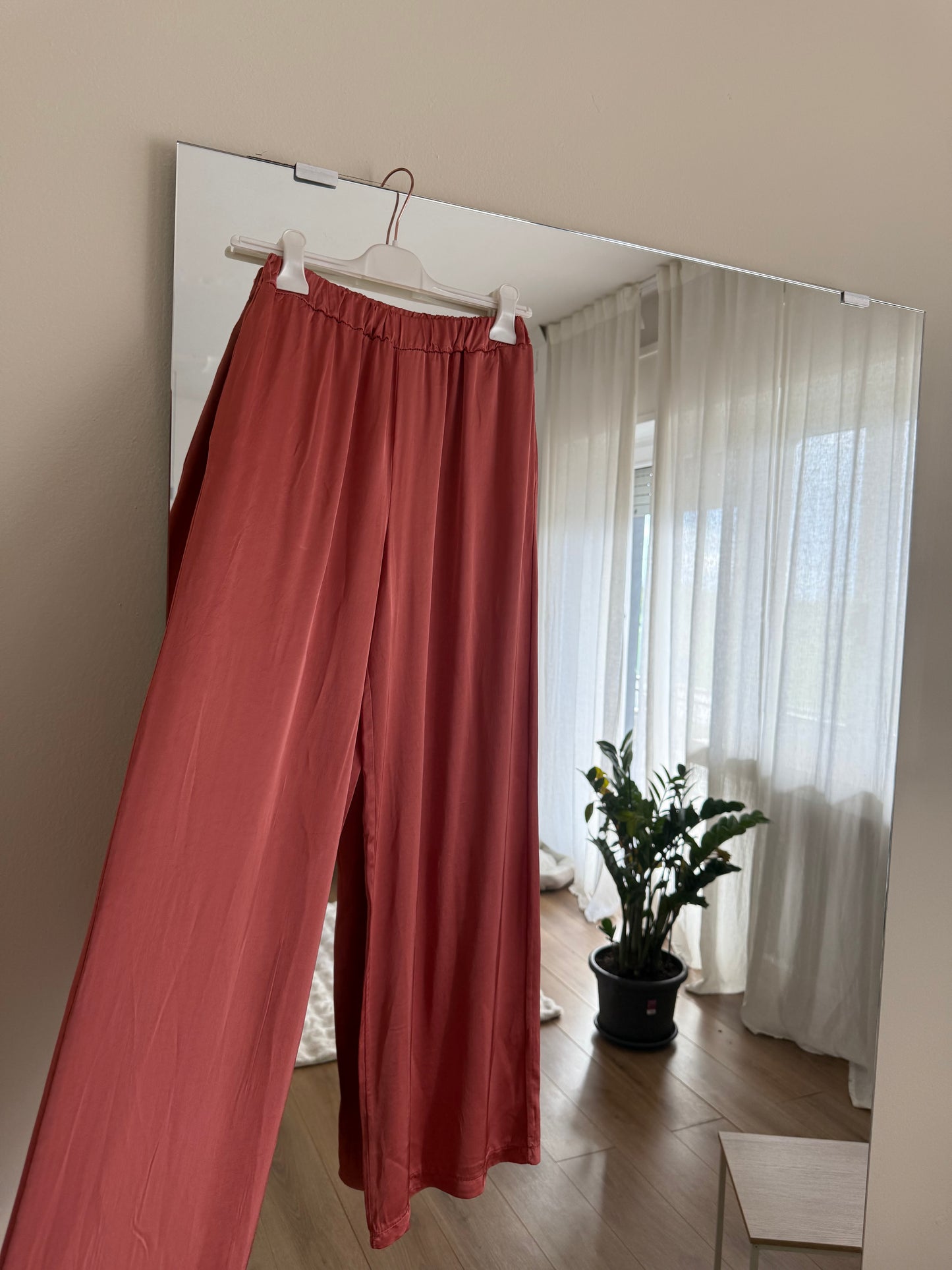 Pantaloni “satin” terracotta