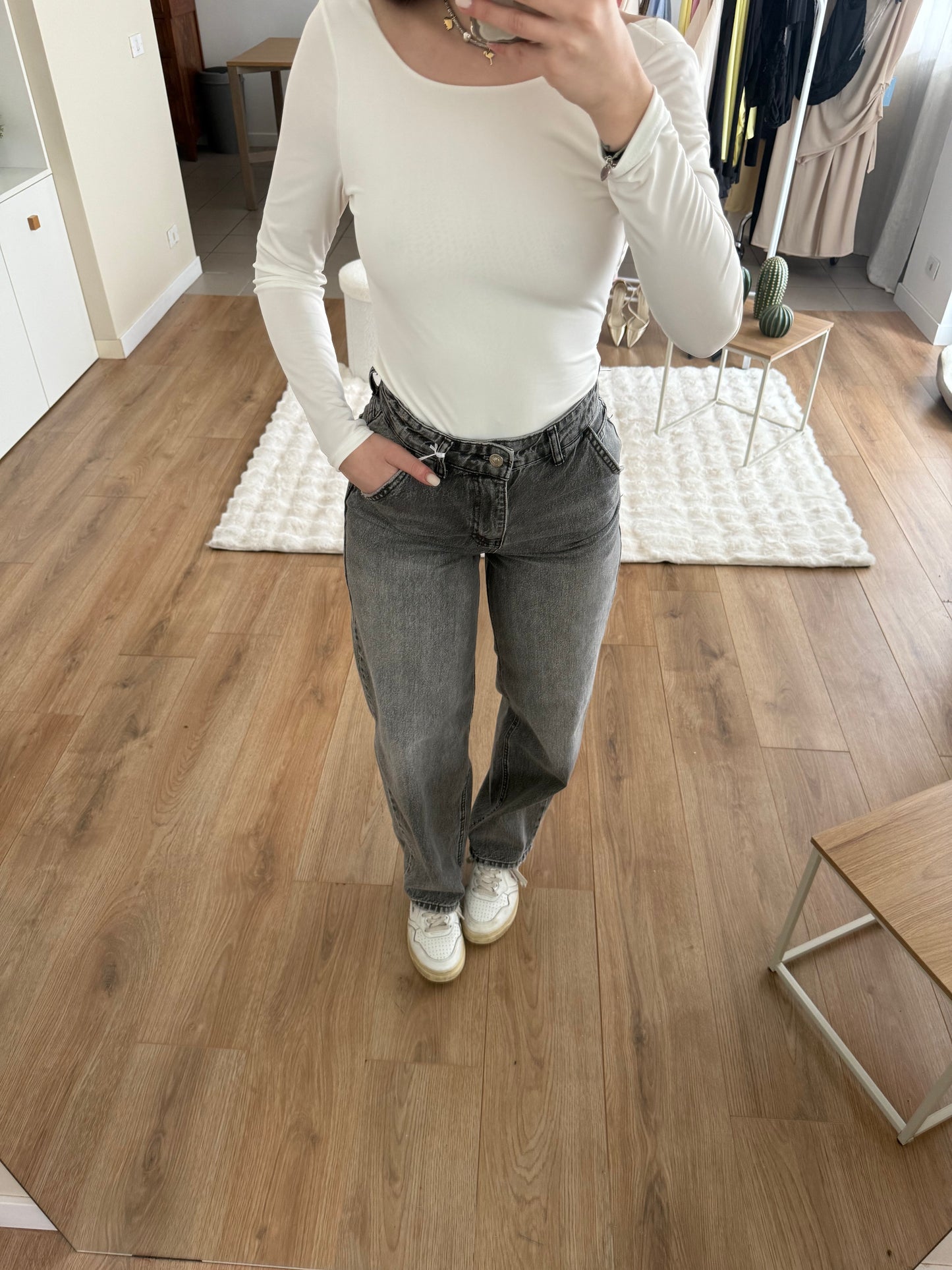Jeans nero slavato by Lumina