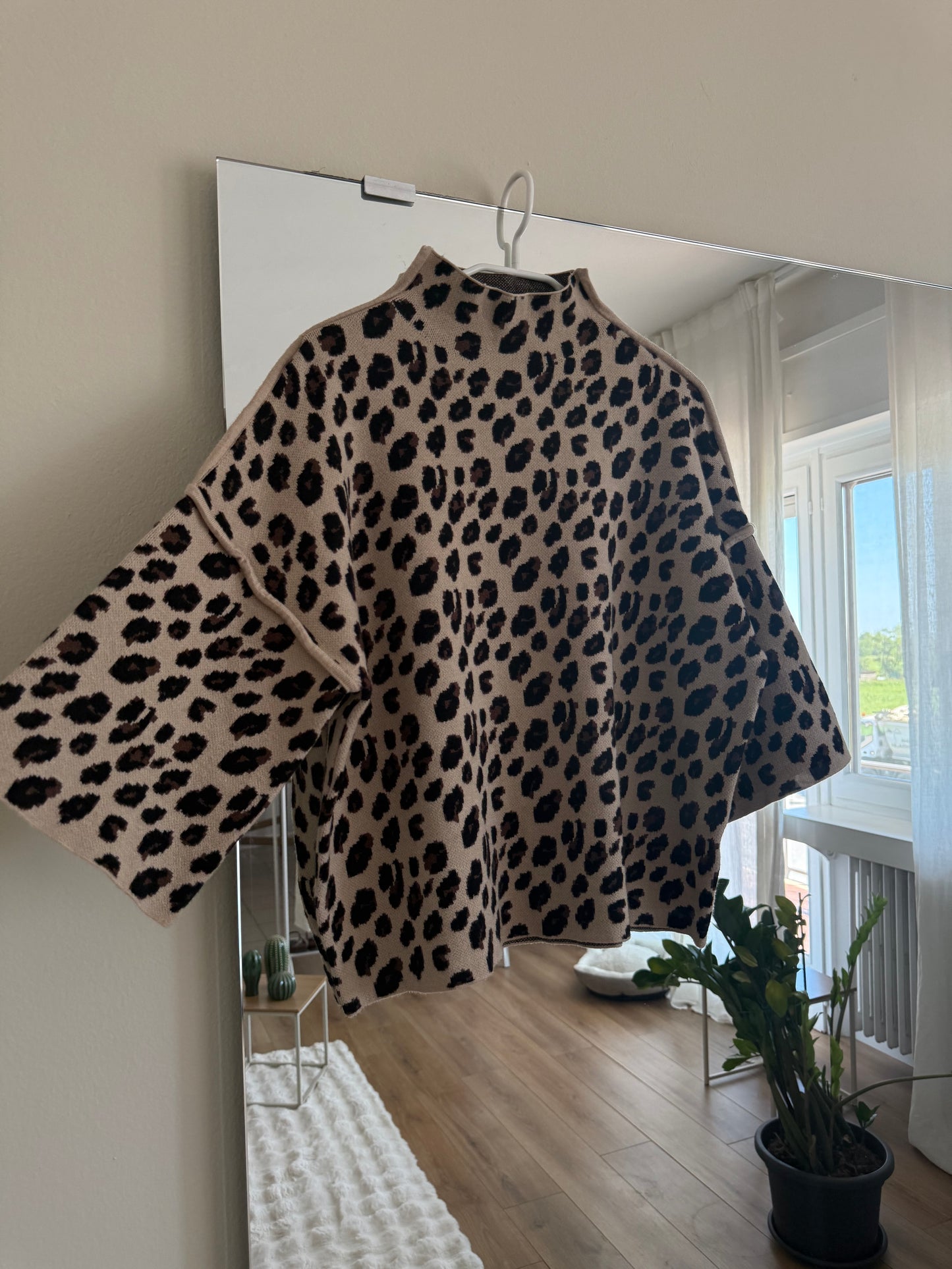 Maglione con manica a tre quarti leopardato