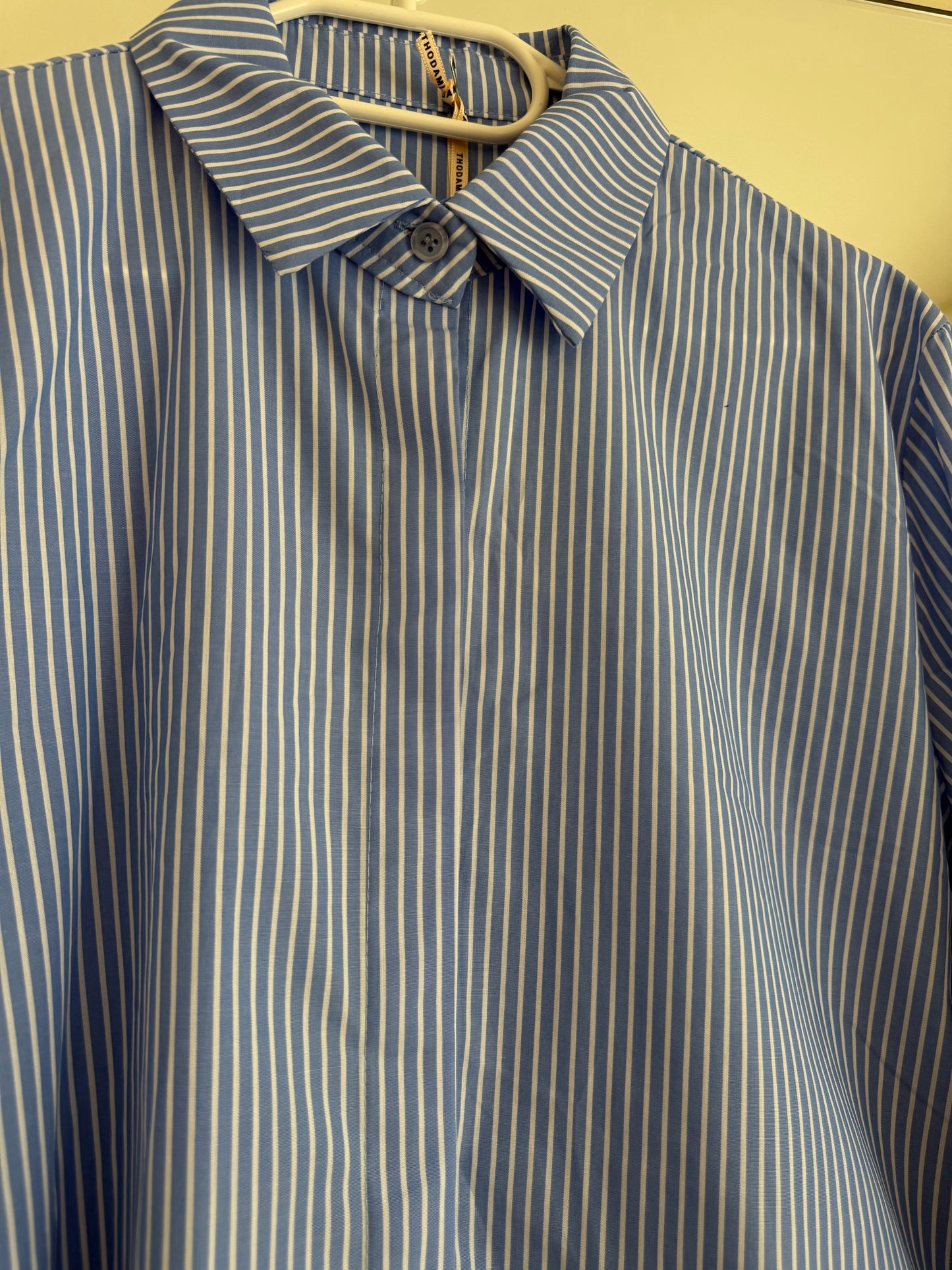 Camicia a righe azzurra