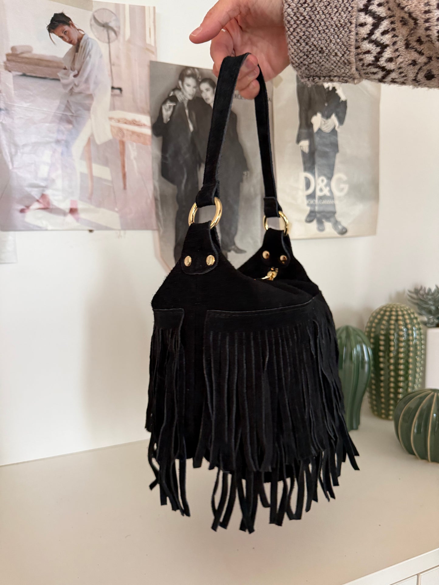 Borsetta “secchiello” scamosciata con frange - Nero - in vera pelle