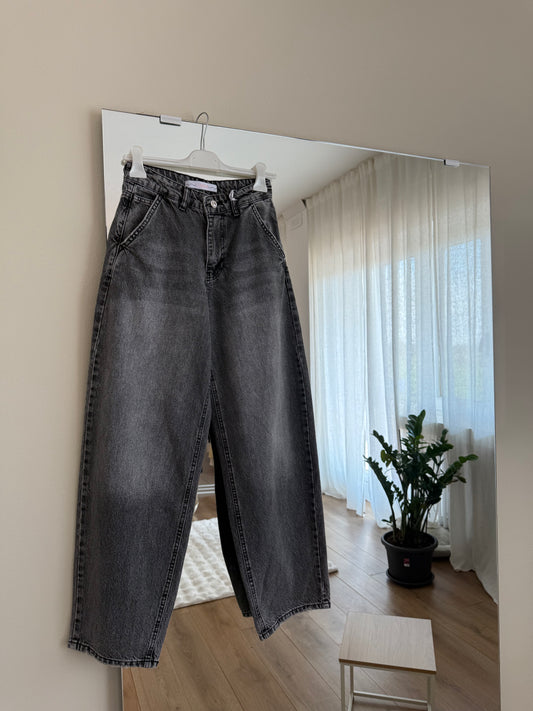 Jeans nero slavato by Lumina
